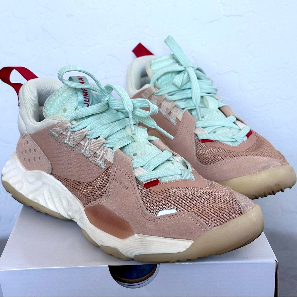 Jordan Delta Women’s 8